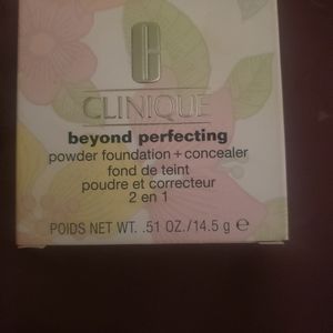 Clinique beyond perfecting powder foundation